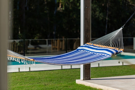 King Size Blue Stripes Coloured Quilted Spreader Bar Hammock